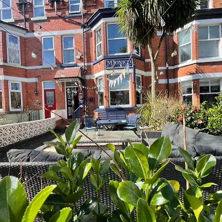 Guest house Monico Scarborough