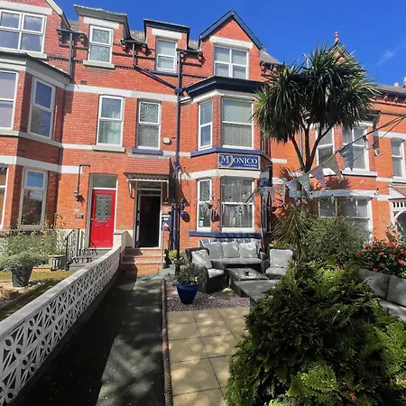 Monico 3* Scarborough