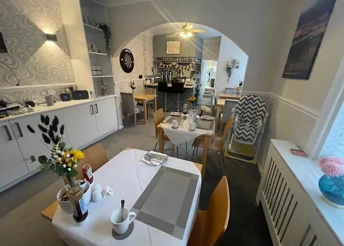 Monico 3* Scarborough